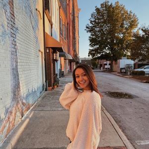 Meet your Posher, Briana